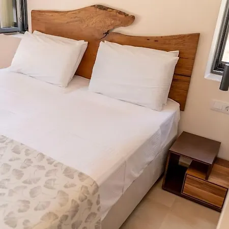 Mani Senses Luxury *