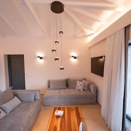 Mani Senses Luxury Βίλα