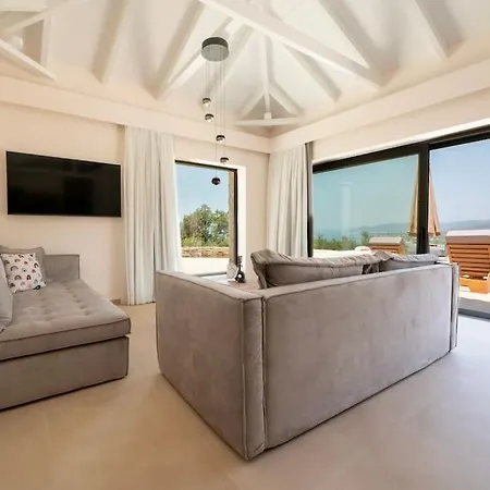 Mani Senses Luxury *